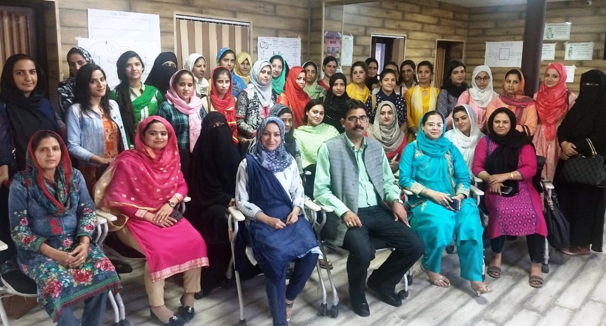 JKEDI trains 42 women for entrepreneurship | Kashmir Life