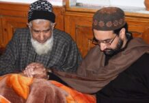 Released from house detention, Mirwaiz visits residences of slain militants, civilian