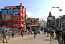 Lal Chowk sealed to foil JRL march against Kulgam killings