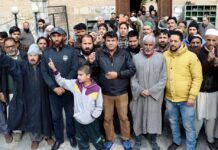Mirwaiz anguished over loss of property in Srinagar fire incidents