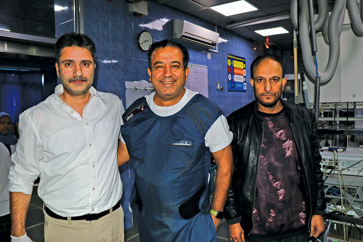 Dr-Tariq-Tramboo,-Dr-Amin-along-with-a-technician.