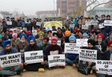 Kashmir Sikh Community protests in Srinagar, seek revocation of SRO-425