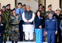 Group of Faculty, Course Members from National Defence College calls on Governor