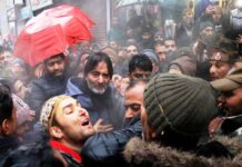 Malik leads JRL protest against plight of Kashmiri prisoners, arrested