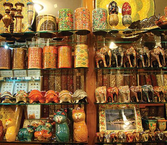 Kashmir Handicrafts Department Launches GI QR Code System for Traditional Crafts