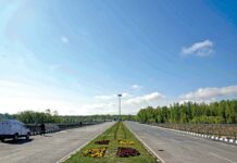 A deserted look of the Highway.