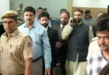 NIA summon: Mirwaiz reaches Delhi, urges Kashmiris to stay calm