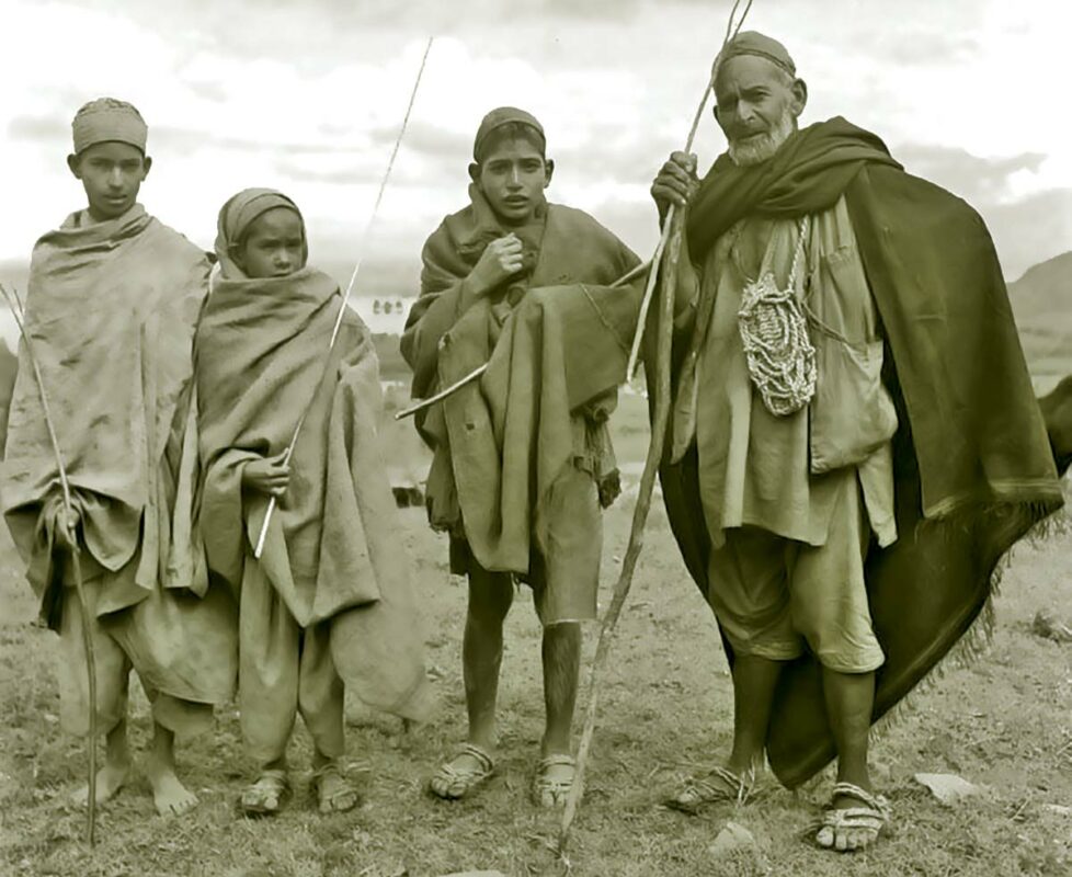 Traditional-sheep-herders-of-Kashmir-with-their-locally-made-grass-slippers