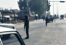 Traffic Snarls in Pampore After Cracks Emerge on Road Bund