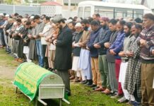 Mirwaiz grieved over demise of Prof Muhammad Akram