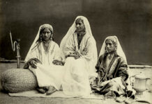 Srinagar 1868 An 1870 photograph showing the famed Kashmir Nautch Girls in a group photograph.