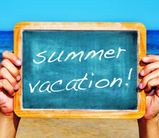 No Decision Yet on Summer Vacation for Kashmir Schools, Says Education Minister