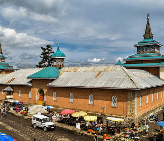 Govt Approves Rs 16.36 Crore for Restoration of Historic Shrine, Temple in Jammu Kashmir Jamia Masjid Shopian. KL Image: Bilal Bahadur