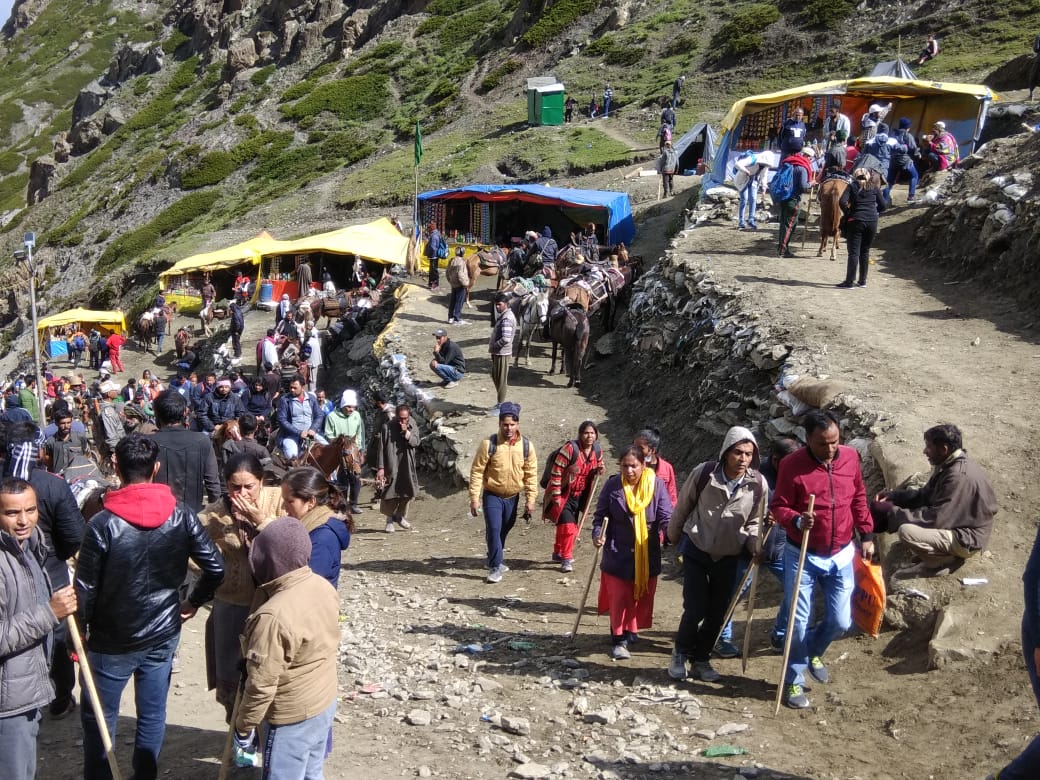 First batch of Amarnath Yatra pilgrims flagged off amid tight security ...