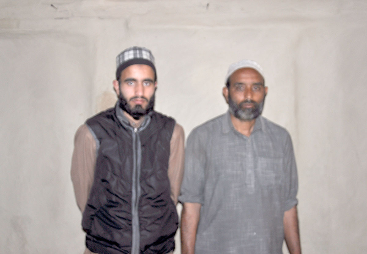 Faizan Ahmad Tunch with hus father Abdul Majeed Tunch. Fake Kaun banega crore pati