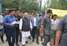 Governor reviews Yatra arrangements at Nunwan Base Camp