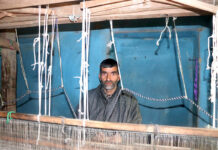 Manzoor Ahmad Malik shawl-weaver Manzoor Ahmad Malik (KL Image: Samreena Nazir)