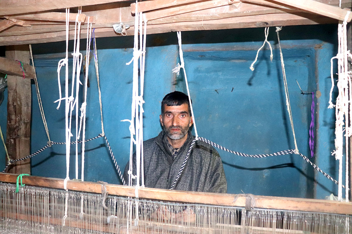 Manzoor Ahmad Malik shawl-weaver Manzoor Ahmad Malik (KL Image: Samreena Nazir)