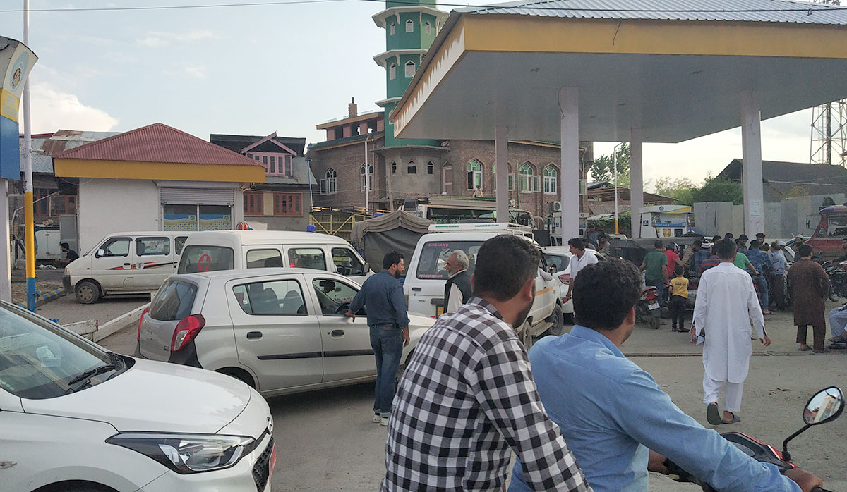 Rumours Spark Panic in Kashmir, Locals Once more Run to Petrol Pumps