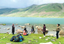 A group of girls on a trip to Harmukh. Image: Shefali Gautam