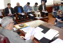Advisor Khan for speedy settlement of SRO 43 cases in Agri, Horti depts