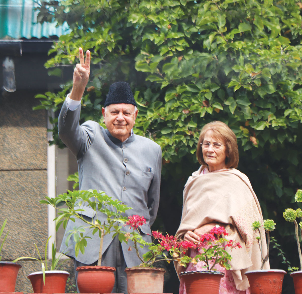 Dr Farooq Abdullah with his wife Molly Abdullah. KL Image by Bilal Bahadur