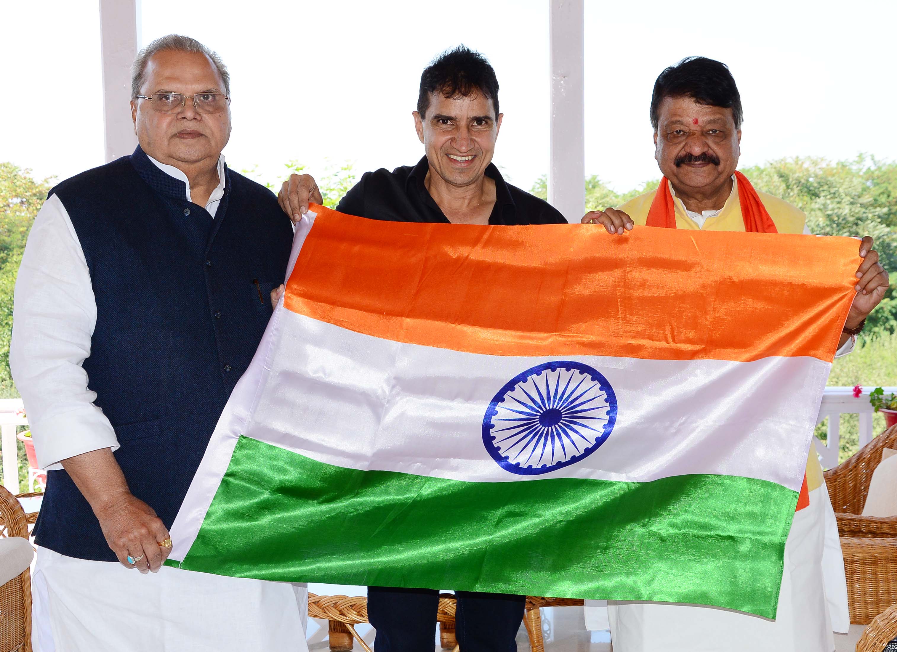 GOVERNOR WITH SH KAILASH VIJAYVARGIYA AND SH. NEERAJ YAGNIK