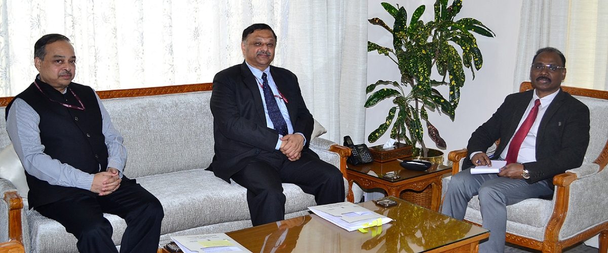 LT. GOVERNOR MEETING DR. C. CHANDRAMOULI, SECRETARY AND SHRI RANJAN ADDL. SECY. DOPT