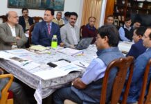 Lt Governor reviews status of PDD, directs for earliest restoration of electrical lines in Kashmir