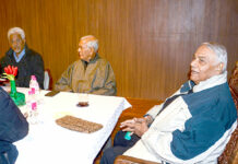 Mood in Kashmir favours ‘suicide vests’: Yashwant Sinha-led group