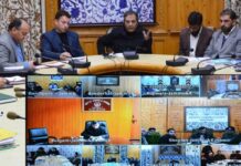Provide essential commodities to Pandit Community areas on priority basis: Div Com to DCs
