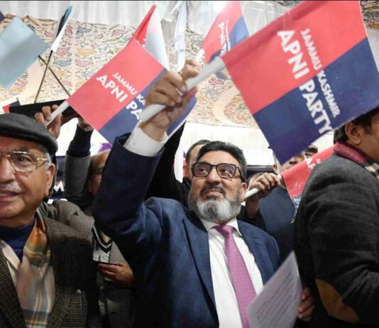 Altaf Bukhari Urges Shehr-e-Khaas Residents To Break From ‘Exploitative Politics’