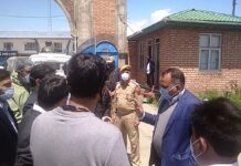 Div Com visits Red Zone areas and wellness centres of Anantnag