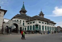 DC Srinagar Visits Dastgeer Sahib (RA) Shrine, Reviews Urs Arrangements