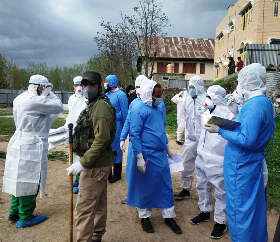 Medical staf in the feild in Hajin. KL Image Special Arrangement