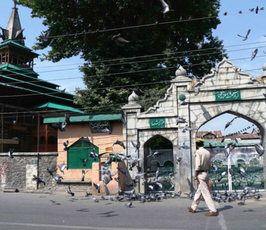 Restrictions Around Naqshband Sahib Continue for Second Day in Srinagar