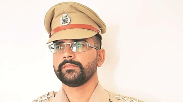 Naresh Rcpl CRPF Officer Dedicates Gallantry Medal To His Fallen Friend | Kashmir ...