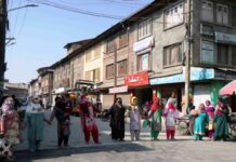 Batamaloo Residents Decry Water Crisis, Stages Protest