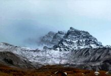 Light Snowfall in Higher Reaches, Rain Lashes Kashmir Plains