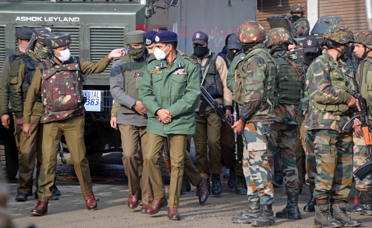 Safety Forces Conduct Flag Marches in Kashmir Forward of Elections