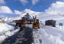 Jammu Kashmir: Six Rescued After Being Stranded in Snow on Mughal Road