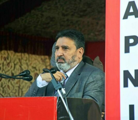 Altaf Bukhari accuses govt of shrinking job opportunities through outsourcing Apni Party president Syed Mohammad Altaf Bukhari