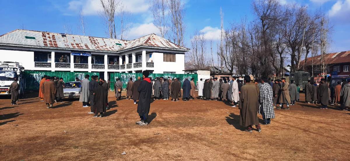 Over 900 Polling Cubicles Set Throughout 722 Places in Baramulla: Minga Sherpa