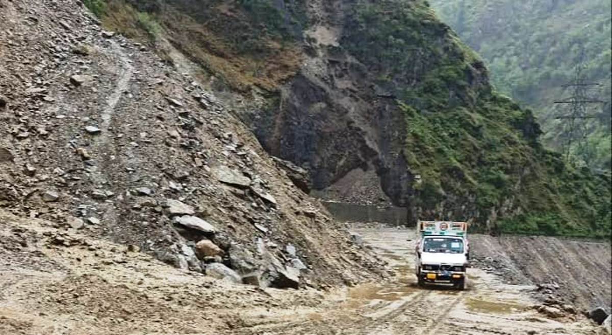 Srinagar-Jammu Highway Restored, Stranded Traffic Being Cleared ...