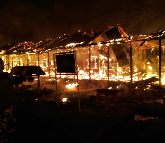 Fire Damages 13 Shops in Poonch District