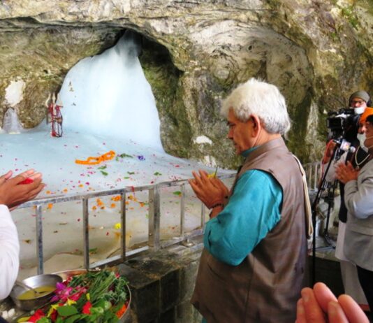 Amarnath Yatra Crosses 3 Lakh Pilgrims in Record 12 Days