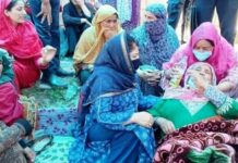 Violence Snatches Away Families From Us, Says Mehbooba At Slain SPO’s Home