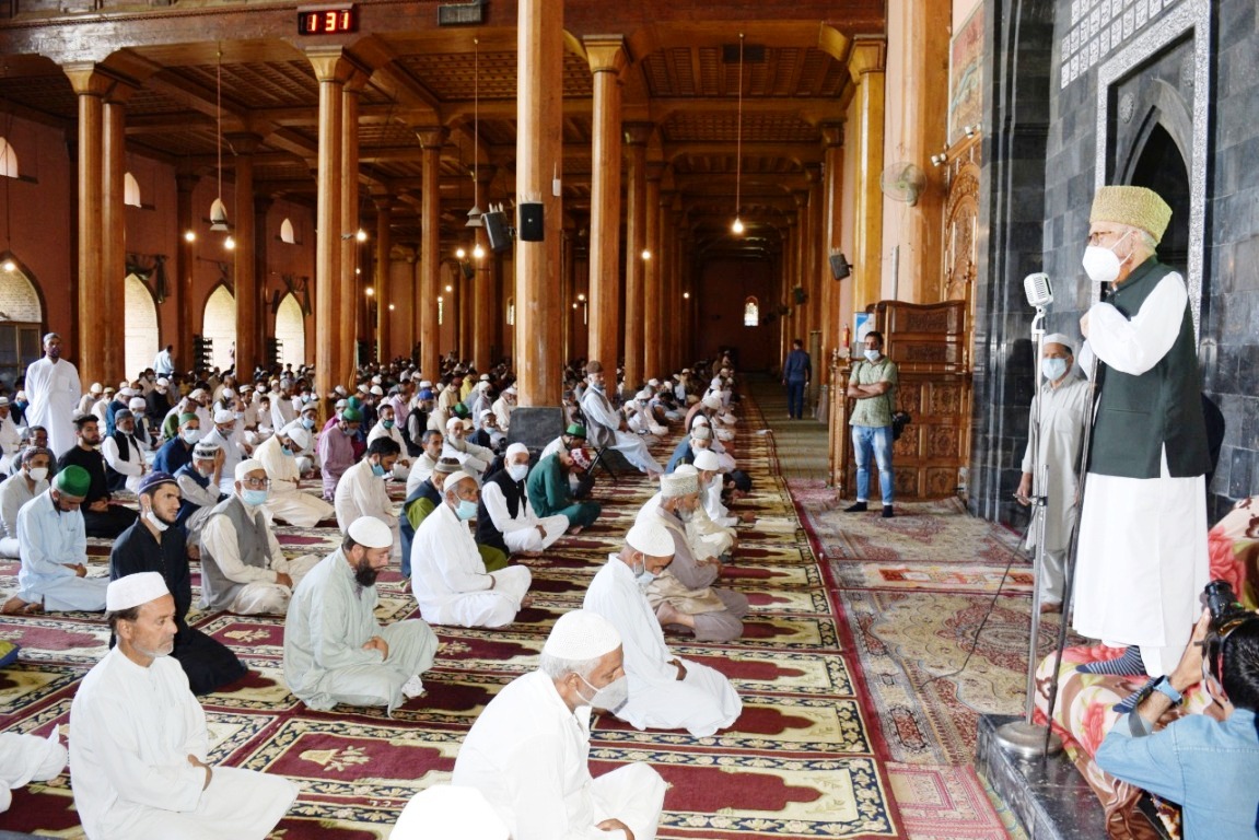 First Friday Of Ramadan Marks Huge Rush At Hazratbal, Jamia Masjid