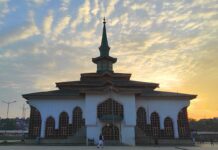 Chrar-i-Sharief Shrine (KL Image by Shuaib Wani)