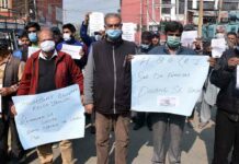 Houseboat Owners Stage Protest, Demands Rehabilitation